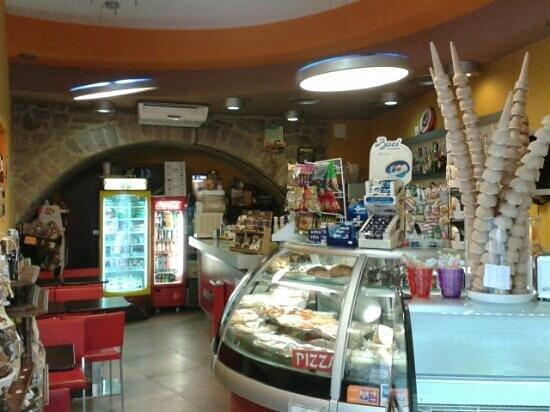 F & M Cafe'